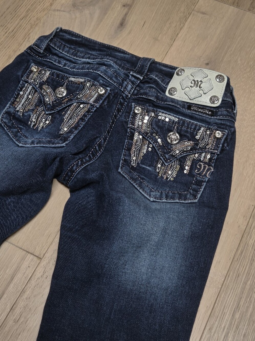 Miss Me Signature Crop Embellished Bling Jeans Size 24 JE8317C
